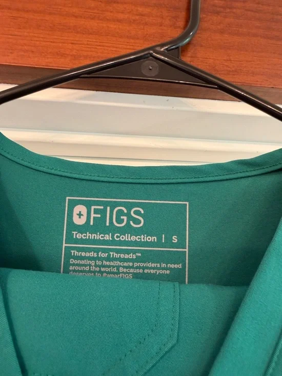 Figs Hunter Green Set - Picture 2 of 6